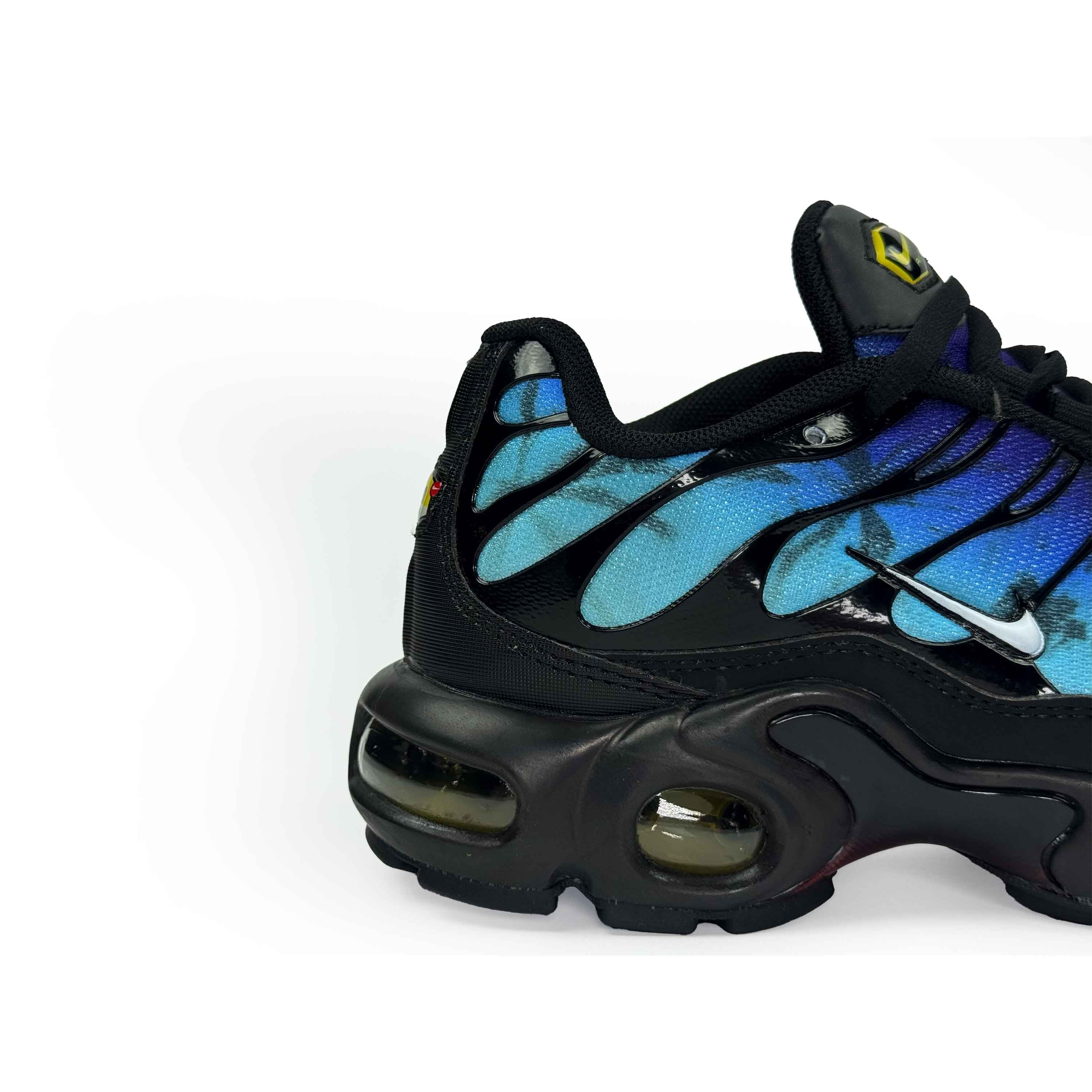 NIKE AIR MAX PLUS TN