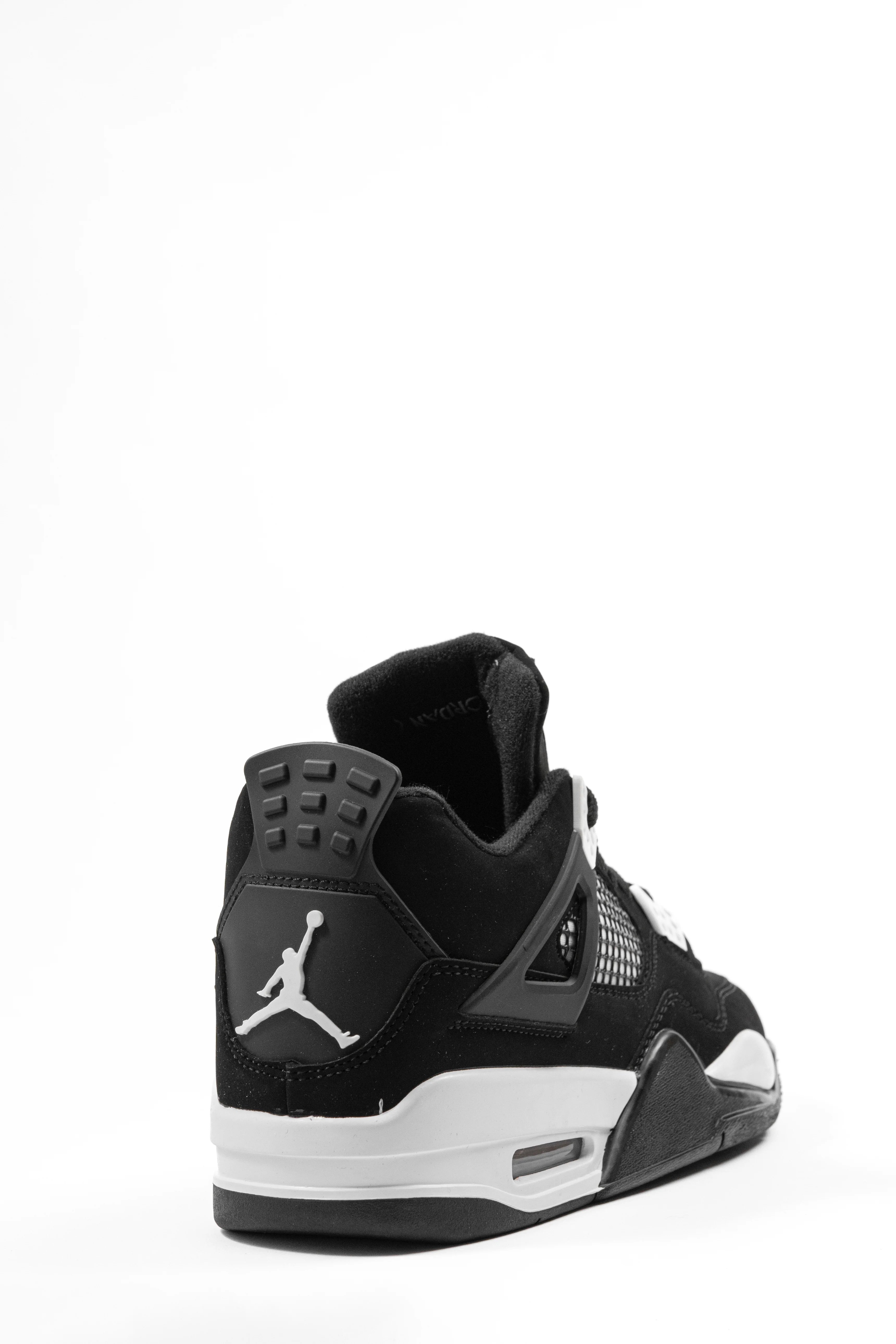 AIR JORDAN 4