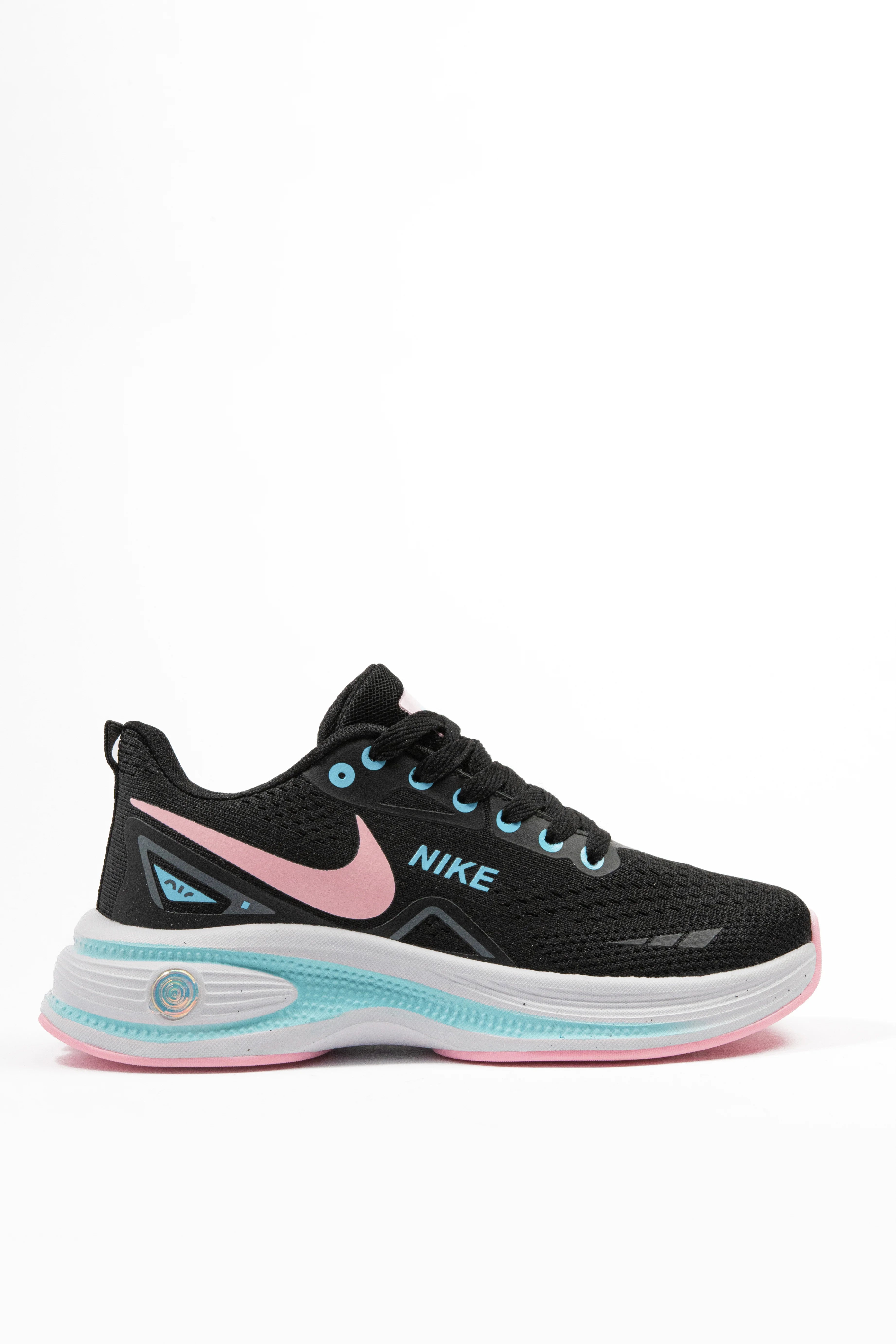Nike Women's CW7136