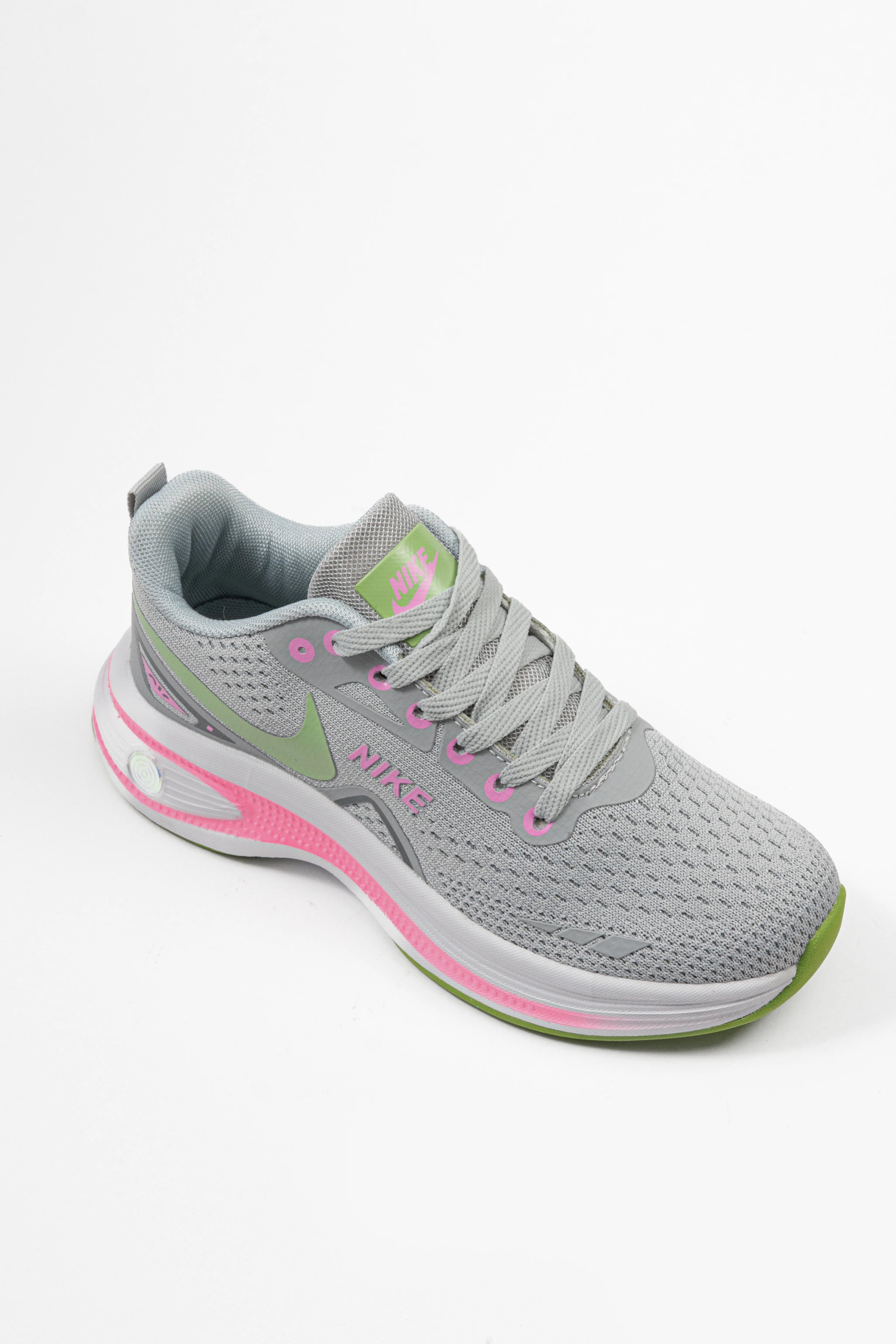 Nike Women's CW7136
