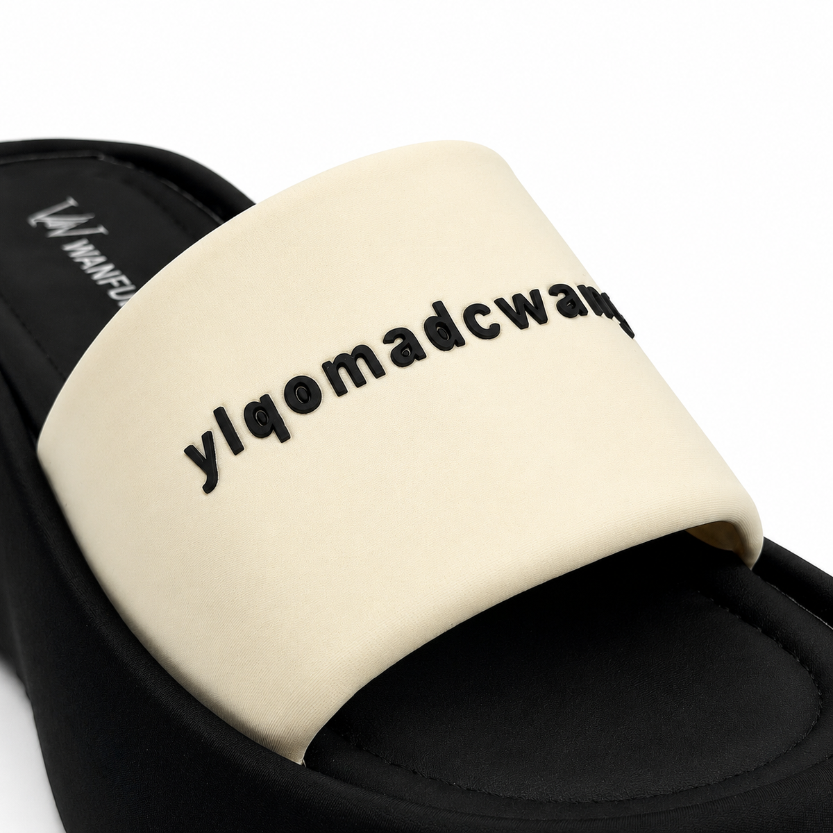 Slipper 6601 – Beige / Black