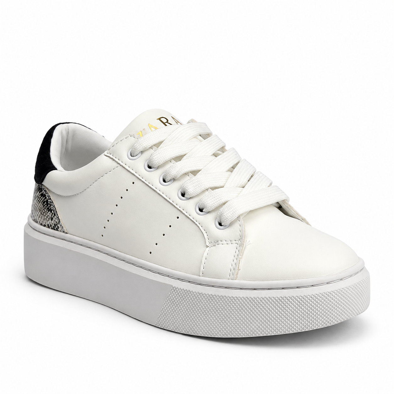 Zara H26_2 – White / Black