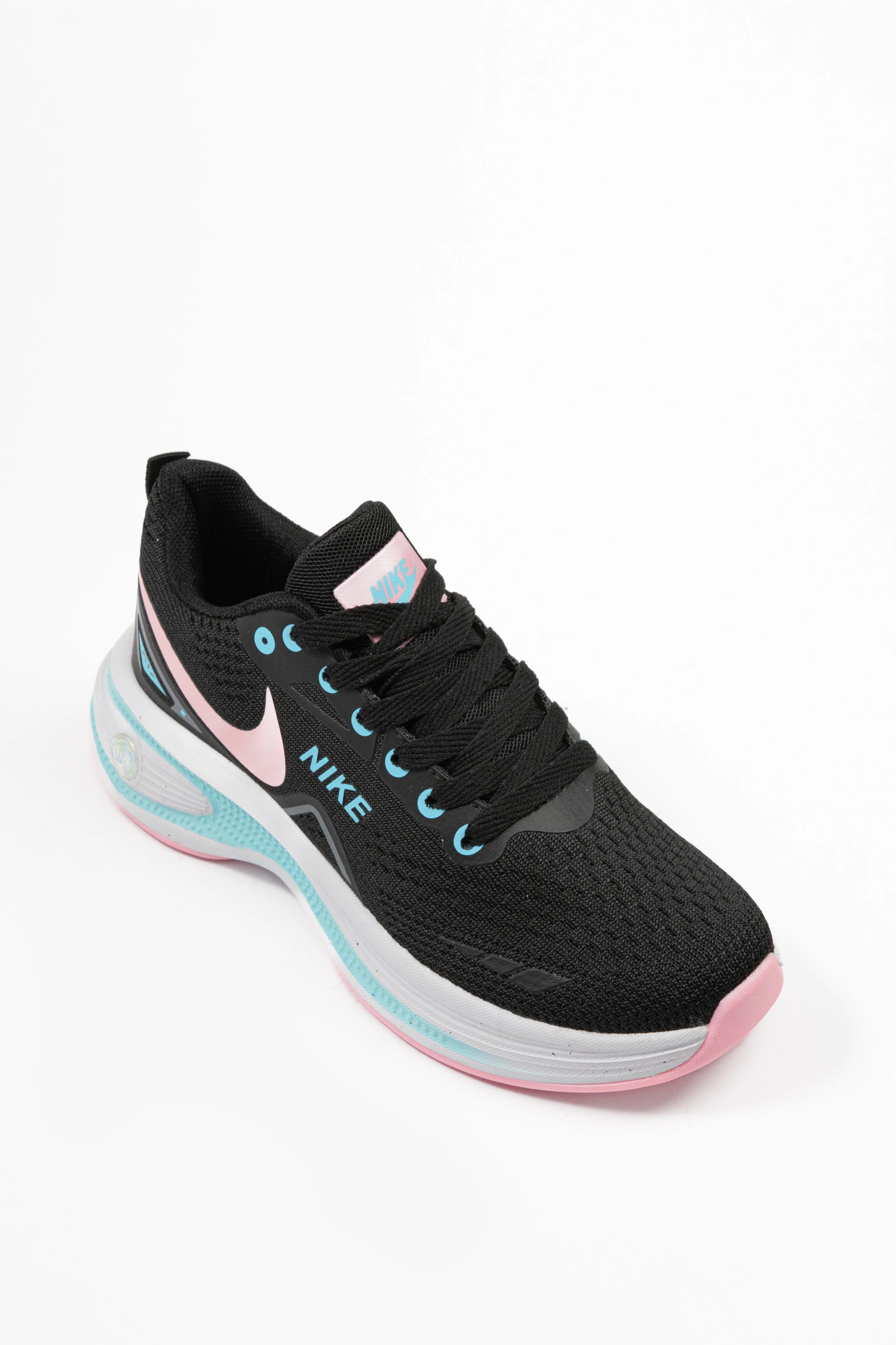 Nike Women's CW7136