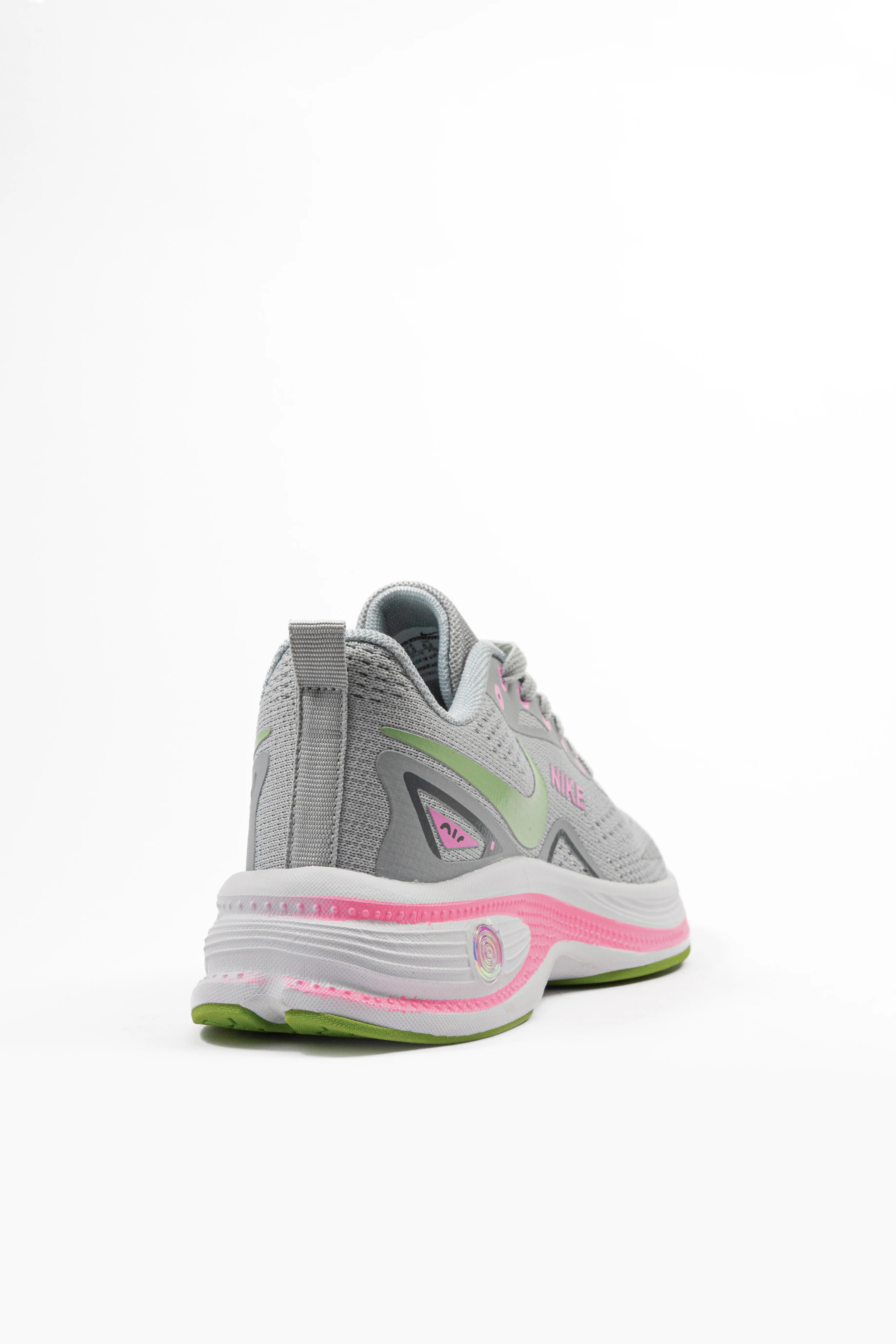 Nike Women's CW7136
